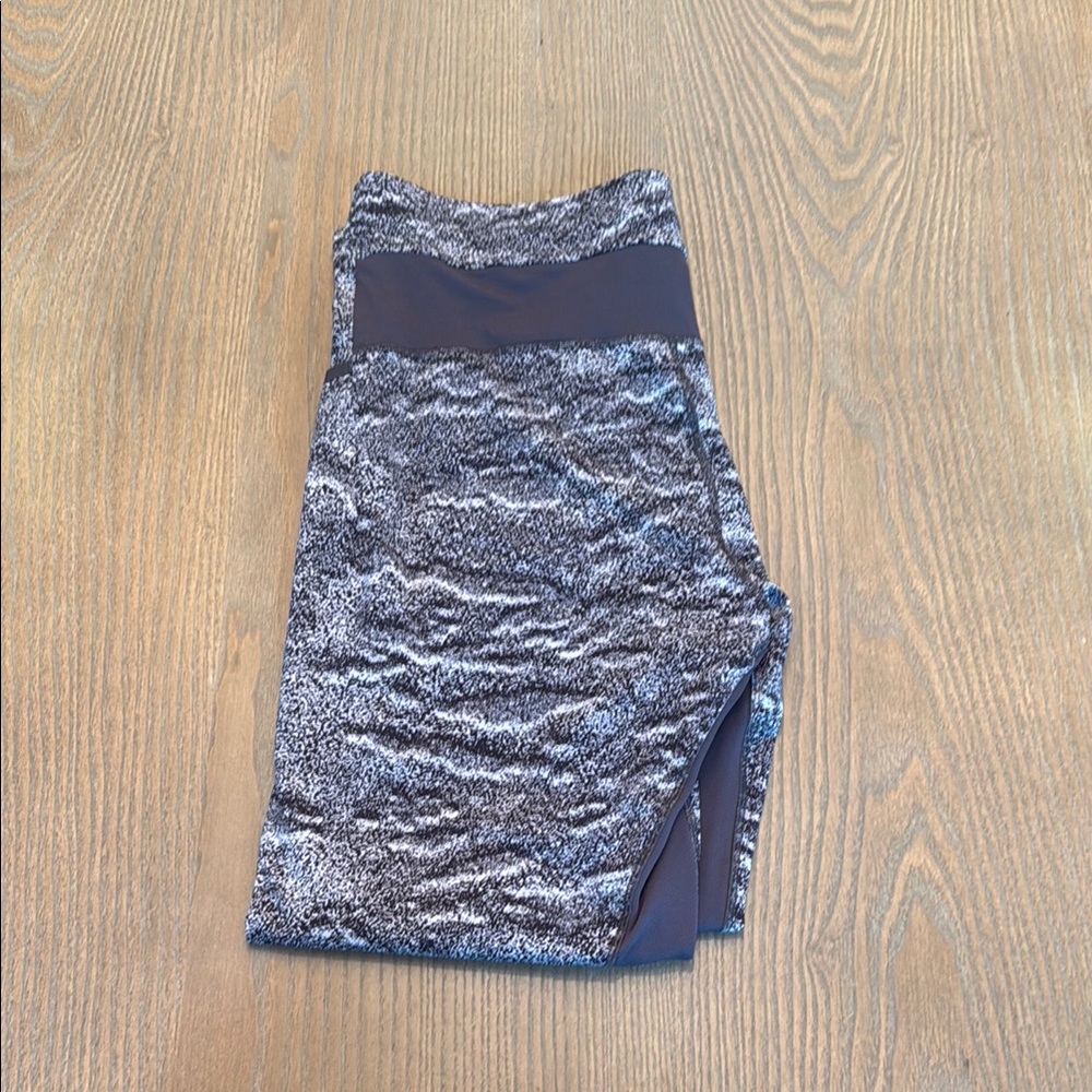 Lululemon Black and Gray Patterned Leggings